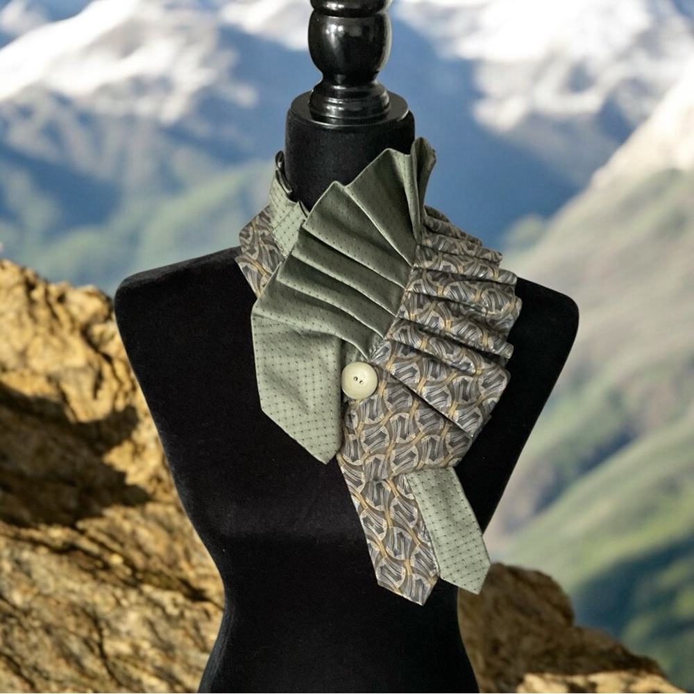 💖 Upcycled Vintage Tie Statement Collar 💖